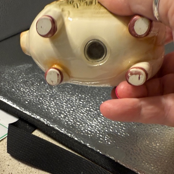 Vintage Adorable Pig salt and pepper shakers - Picture 10 of 13